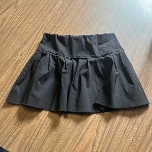 PrettyLittleThing Size 6 Black Pleated Mini Skirt
